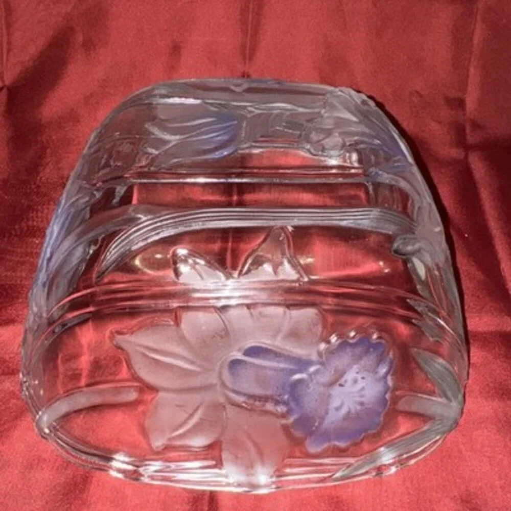 Mikasa Square Daffodils bowl - 4.5” Depth.